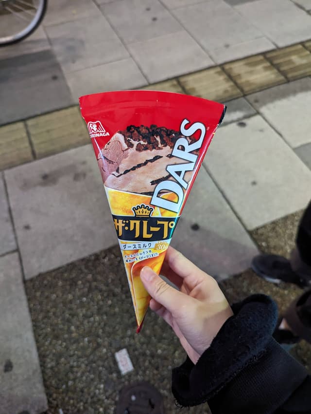 DARS Ice cream crepe