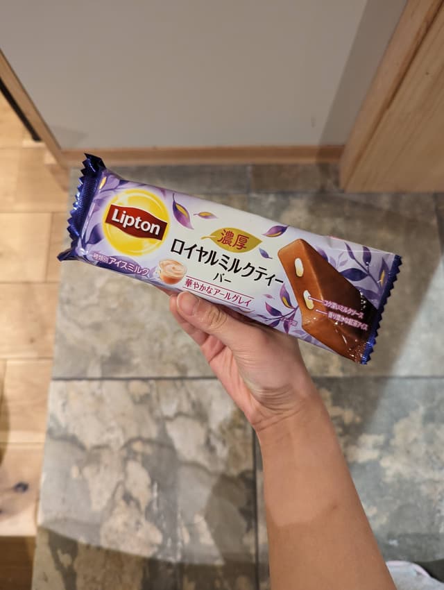 Lipton royal milk tea ice bar